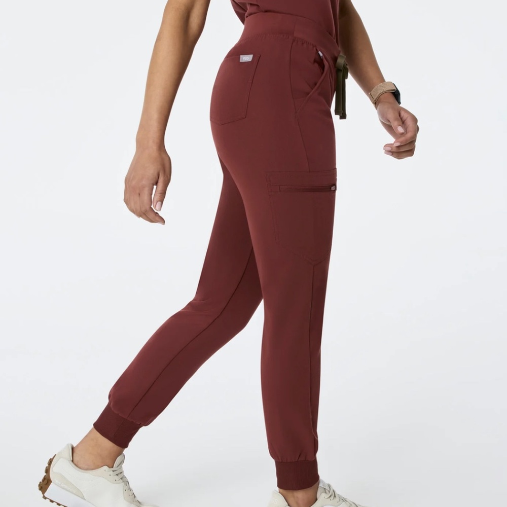 Walnut Zamora - Petite Jogger Scrub Pant - Picture 2 of 7